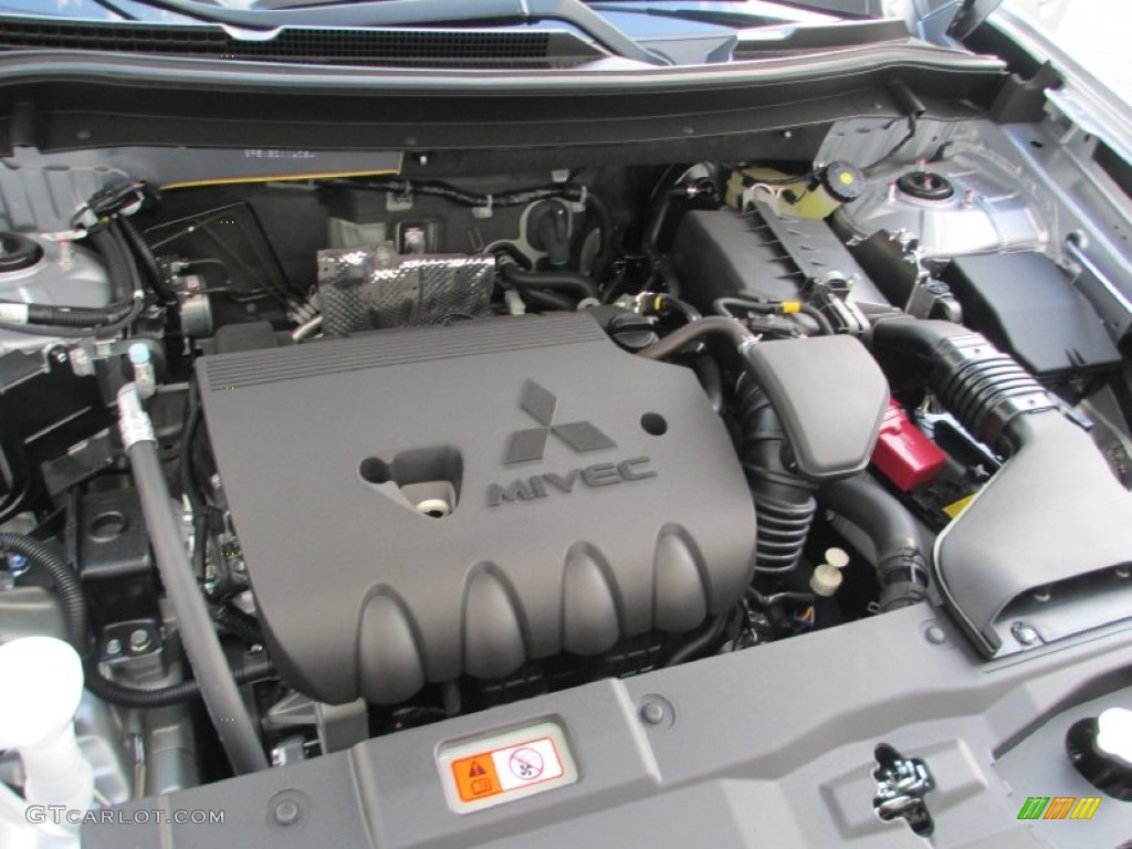 2014 Mitsubishi Outlander SE S-AWC Engine Photos