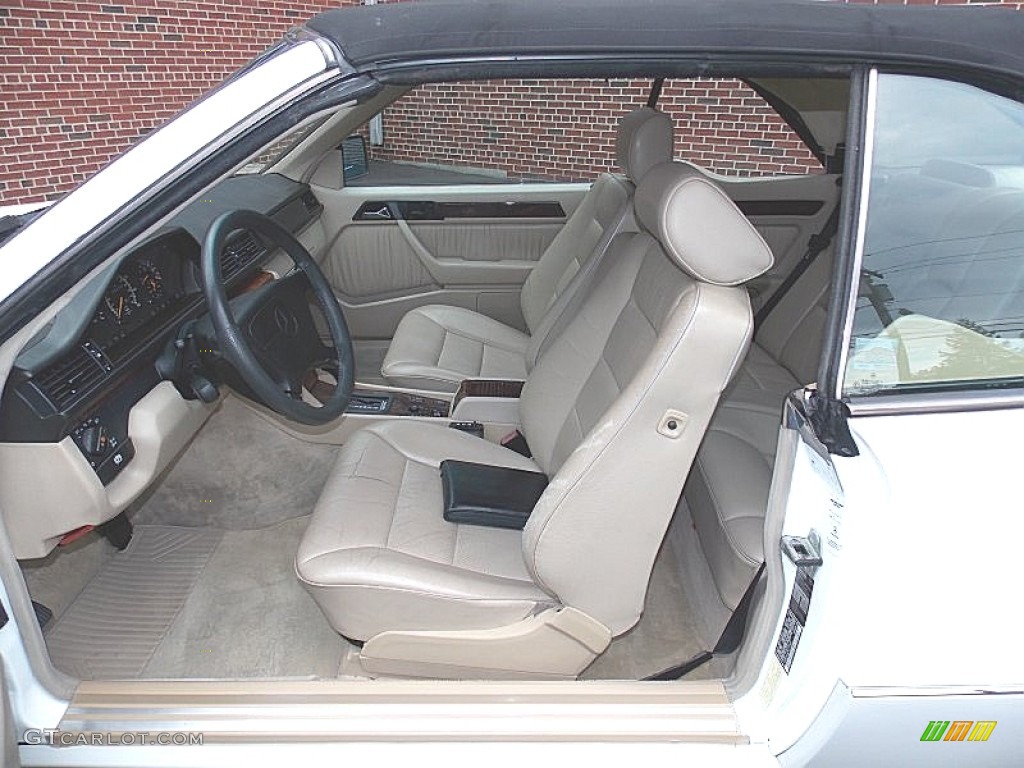 Parchment Interior 1994 Mercedes-Benz E 320 Convertible Photo #87512989