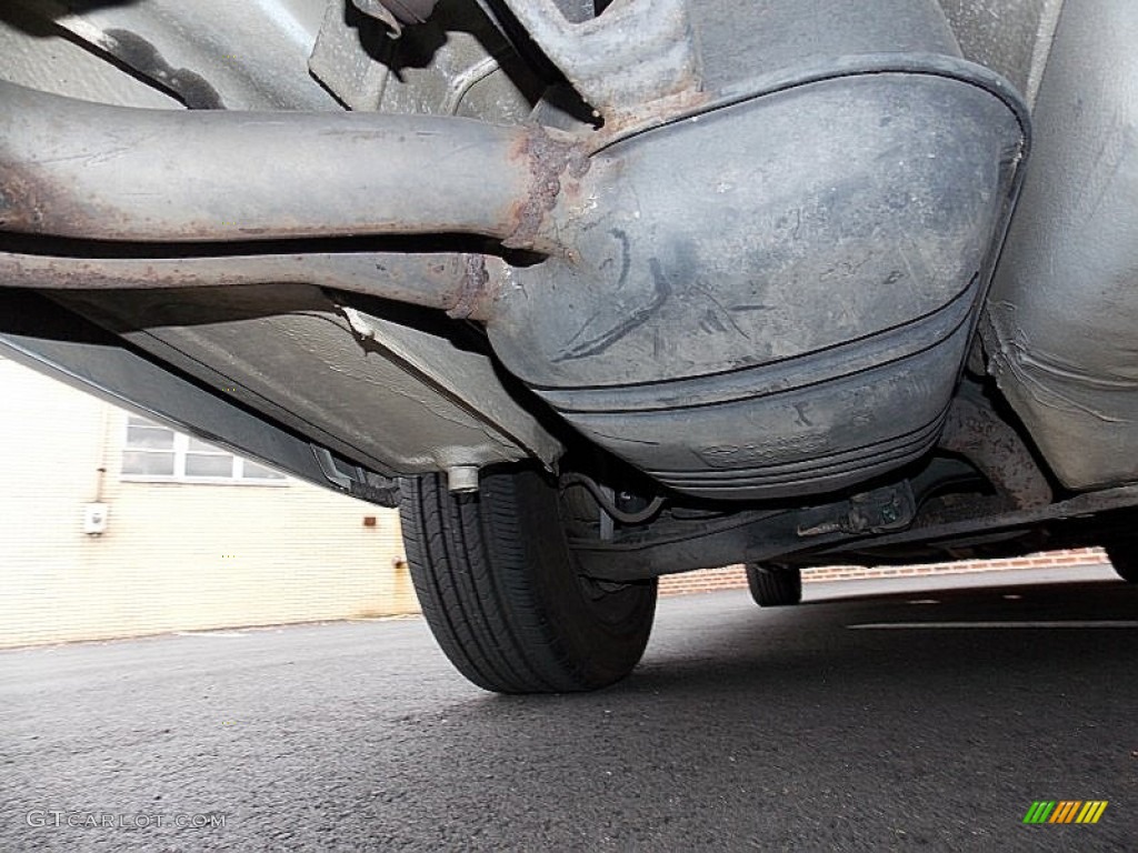 1994 Mercedes-Benz E 320 Convertible Undercarriage Photo #87513310