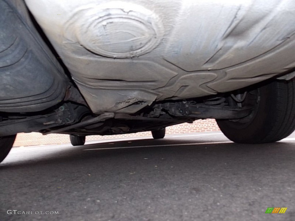 1994 Mercedes-Benz E 320 Convertible Undercarriage Photo #87513331
