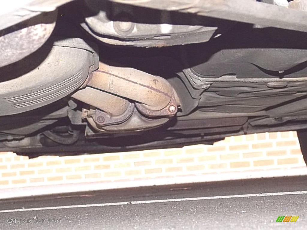 1994 Mercedes-Benz E 320 Convertible Undercarriage Photo #87513352