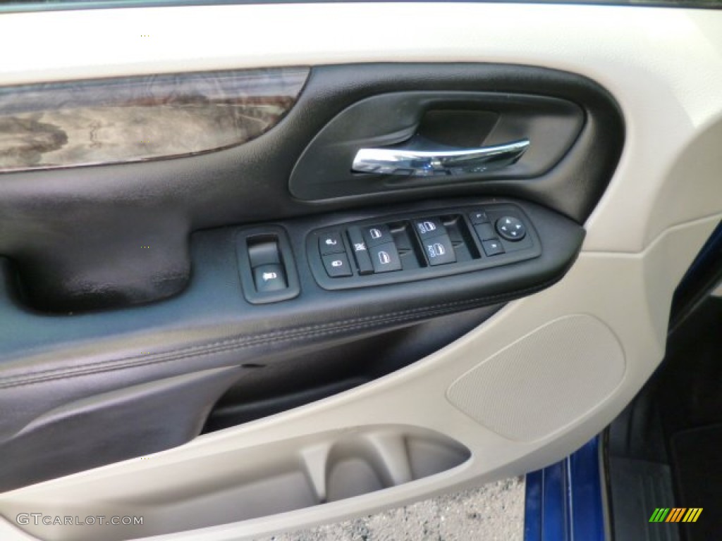 2011 Grand Caravan Crew - Deep Water Blue Pearl / Black/Light Graystone photo #16