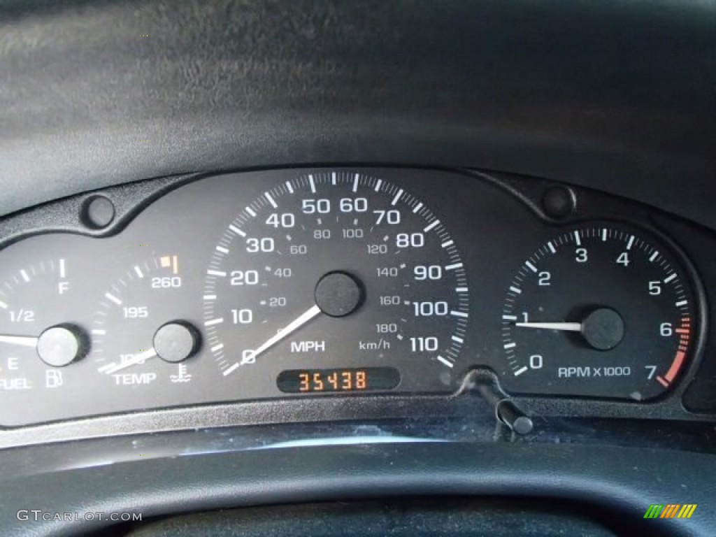 2002 Cavalier Coupe - Bright White / Graphite photo #19