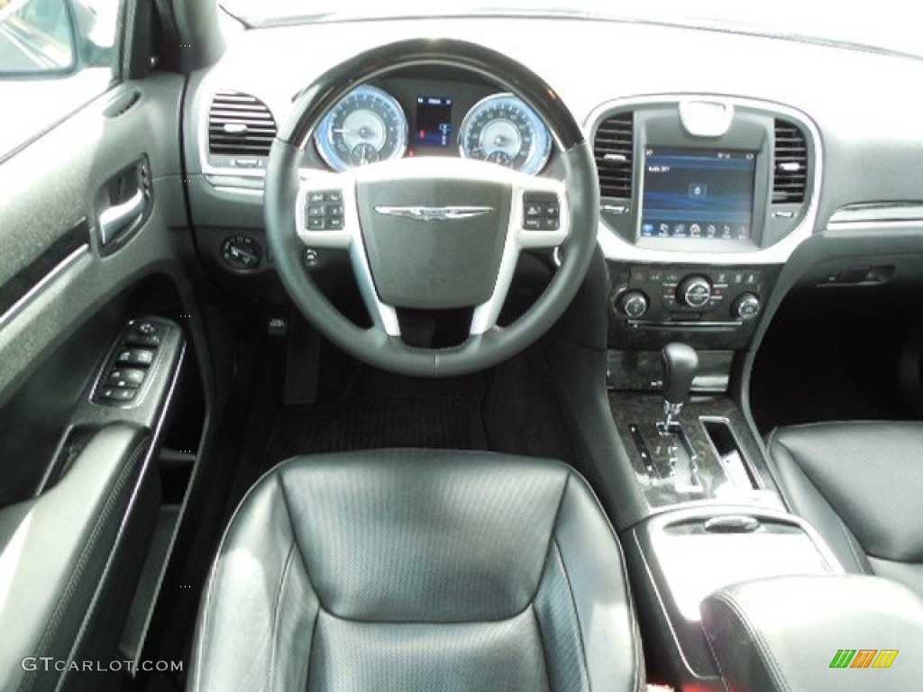 2013 Chrysler 300 C Dashboard Photos