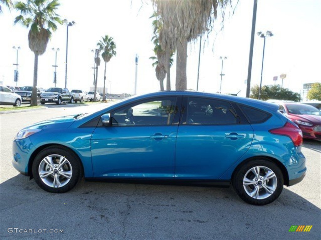 2014 Focus SE Hatchback - Blue Candy / Charcoal Black photo #2