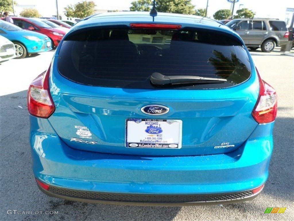 2014 Focus SE Hatchback - Blue Candy / Charcoal Black photo #4