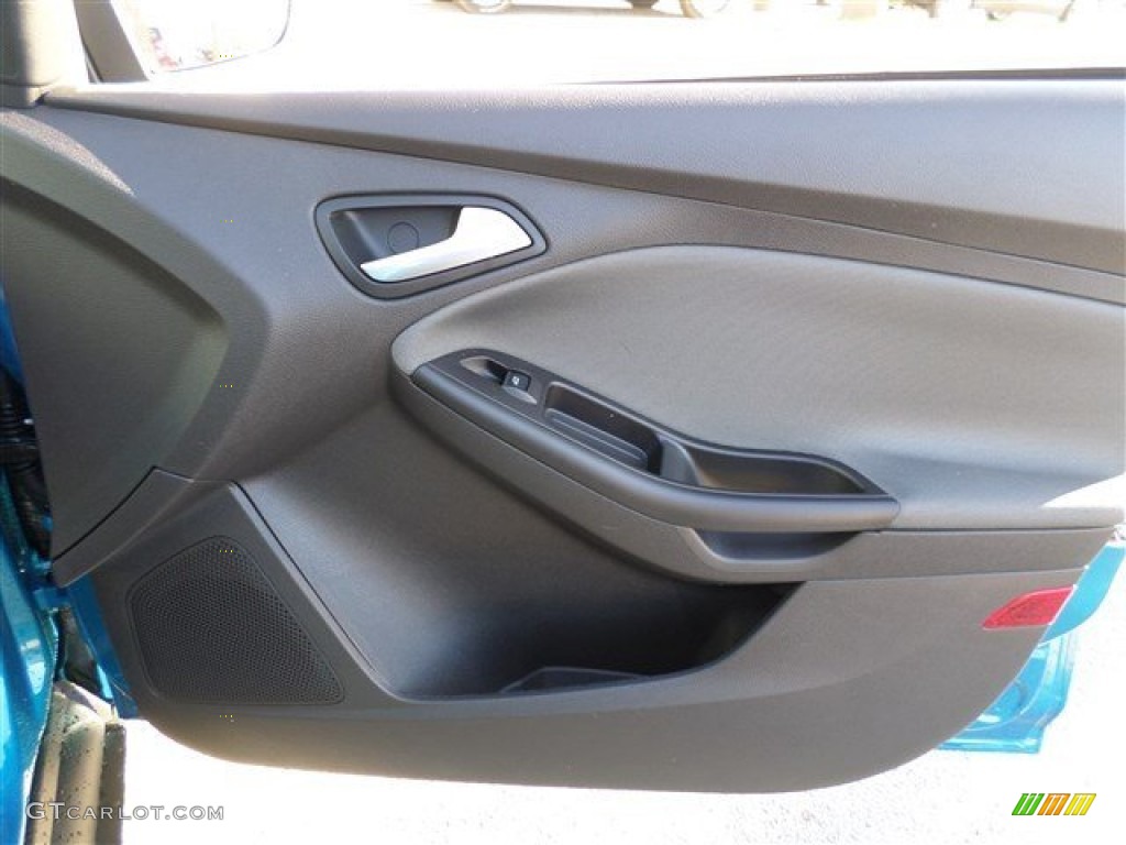 2014 Focus SE Hatchback - Blue Candy / Charcoal Black photo #10