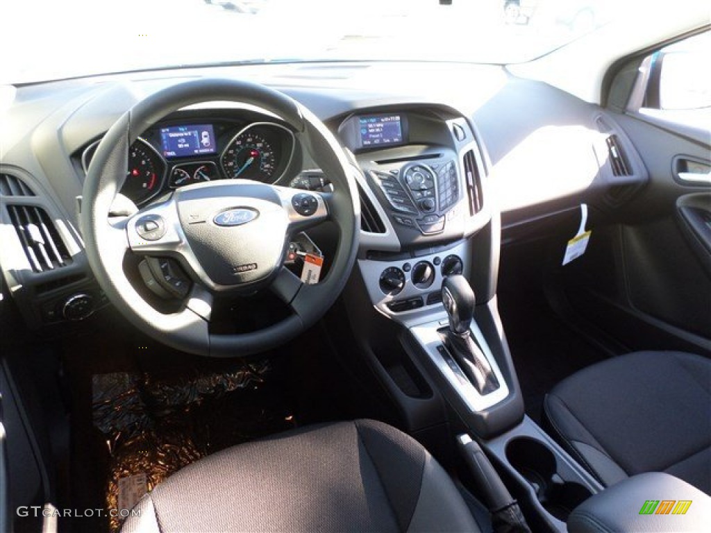 2014 Focus SE Hatchback - Blue Candy / Charcoal Black photo #15