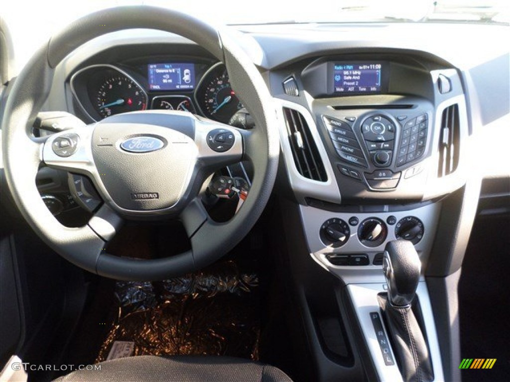 2014 Focus SE Hatchback - Blue Candy / Charcoal Black photo #16