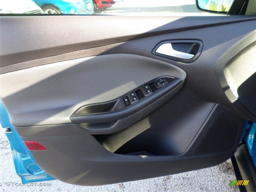 2014 Focus SE Hatchback - Blue Candy / Charcoal Black photo #22