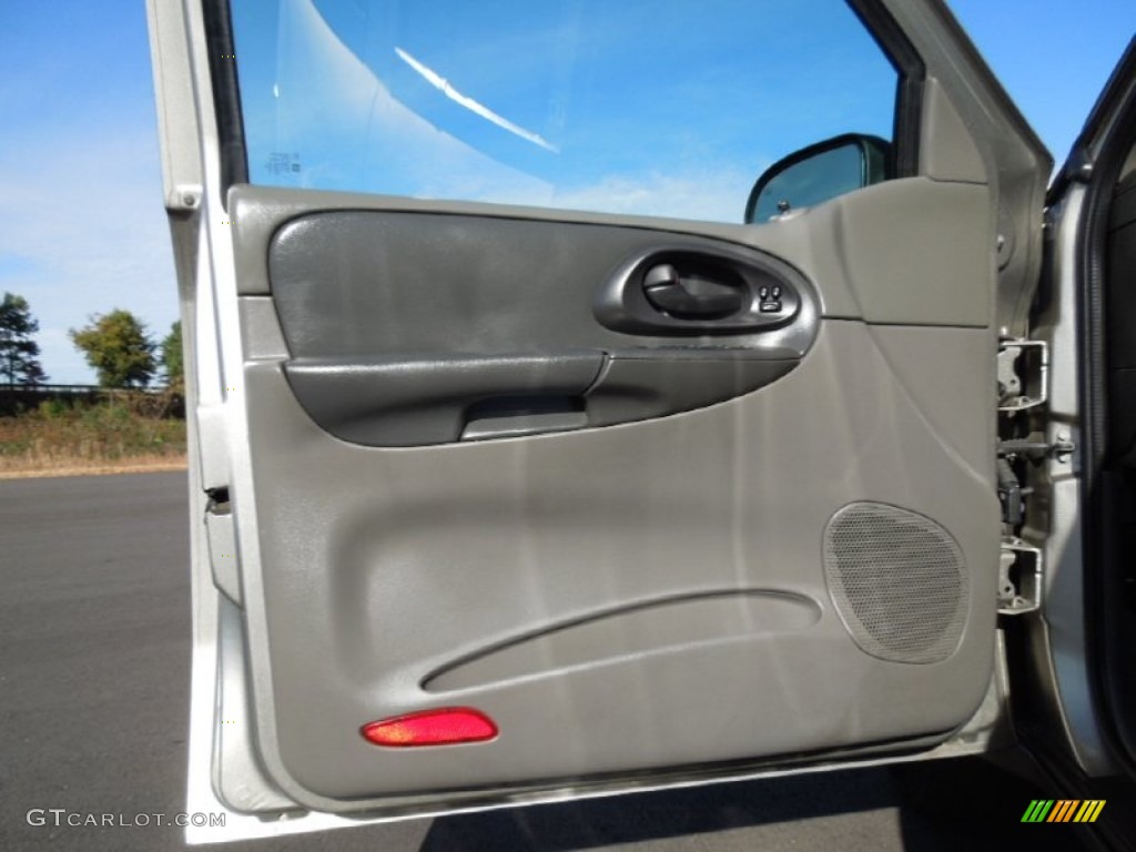 2002 TrailBlazer LS 4x4 - Light Pewter Metallic / Medium Oak photo #7