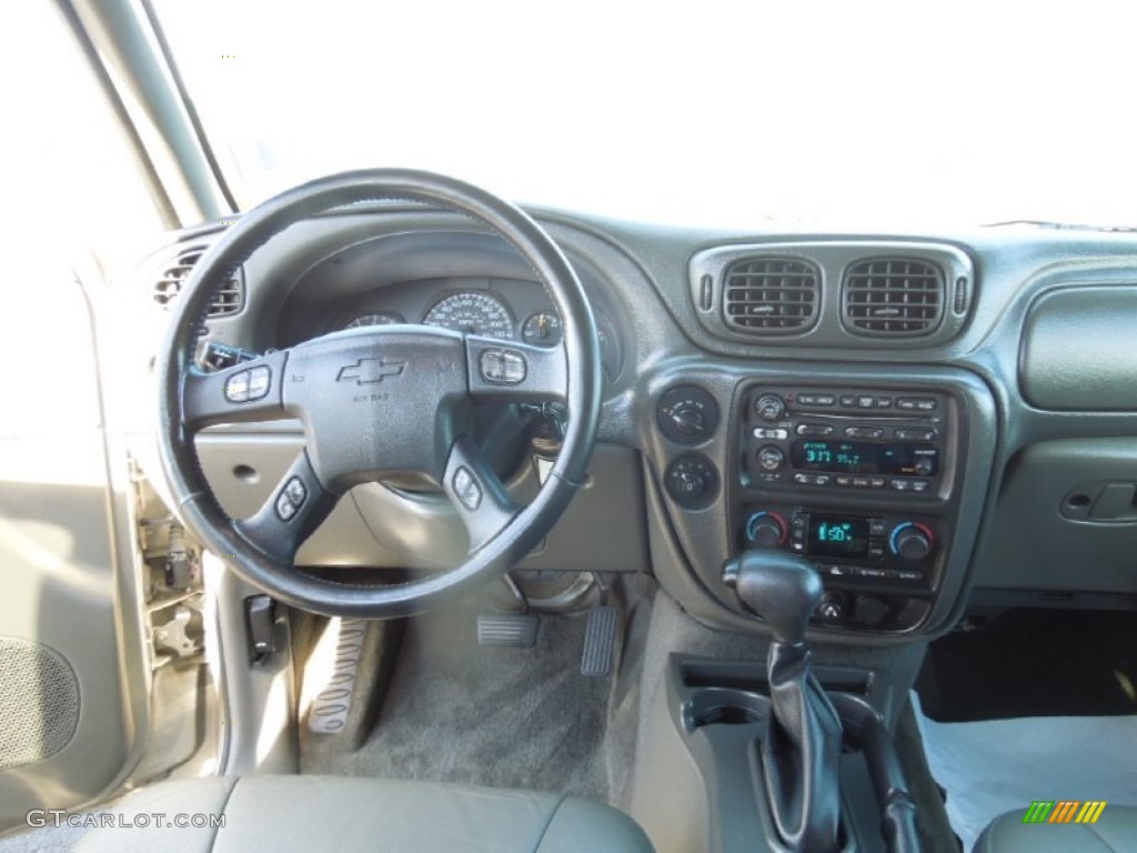 2002 TrailBlazer LS 4x4 - Light Pewter Metallic / Medium Oak photo #16
