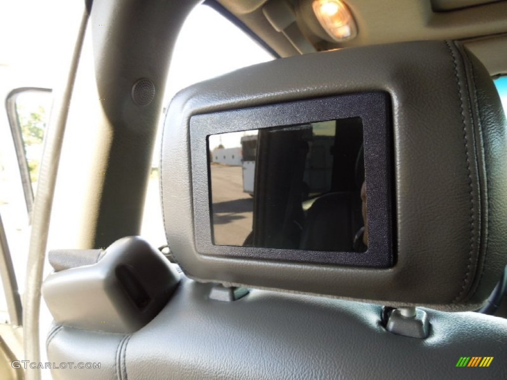 2002 TrailBlazer LS 4x4 - Light Pewter Metallic / Medium Oak photo #17