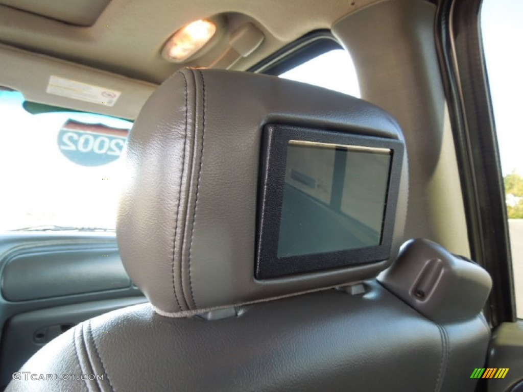 2002 TrailBlazer LS 4x4 - Light Pewter Metallic / Medium Oak photo #18