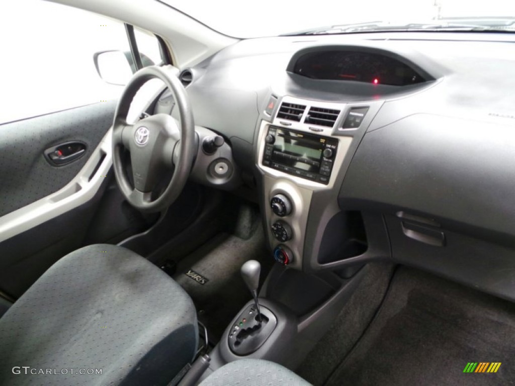2009 Yaris 5 Door Liftback - Carmine Red Metallic / Dark Charcoal photo #17