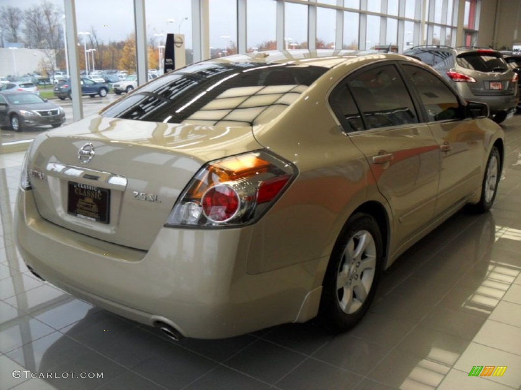 2009 Altima 2.5 SL - Sonoran Sand Metallic / Blond photo #3