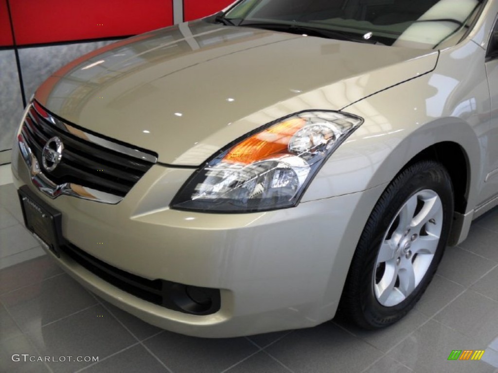 2009 Altima 2.5 SL - Sonoran Sand Metallic / Blond photo #5