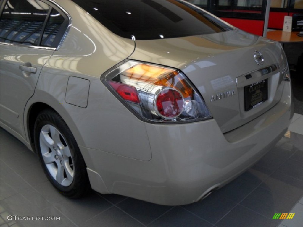 2009 Altima 2.5 SL - Sonoran Sand Metallic / Blond photo #7