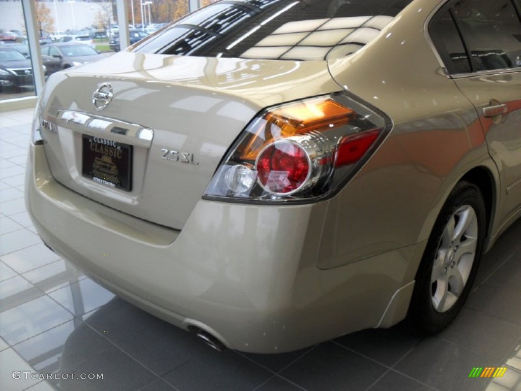 2009 Altima 2.5 SL - Sonoran Sand Metallic / Blond photo #8