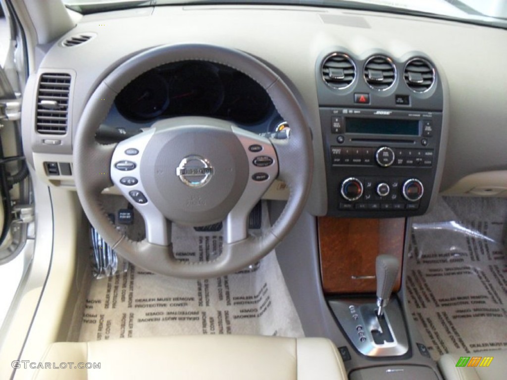 2009 Altima 2.5 SL - Sonoran Sand Metallic / Blond photo #23