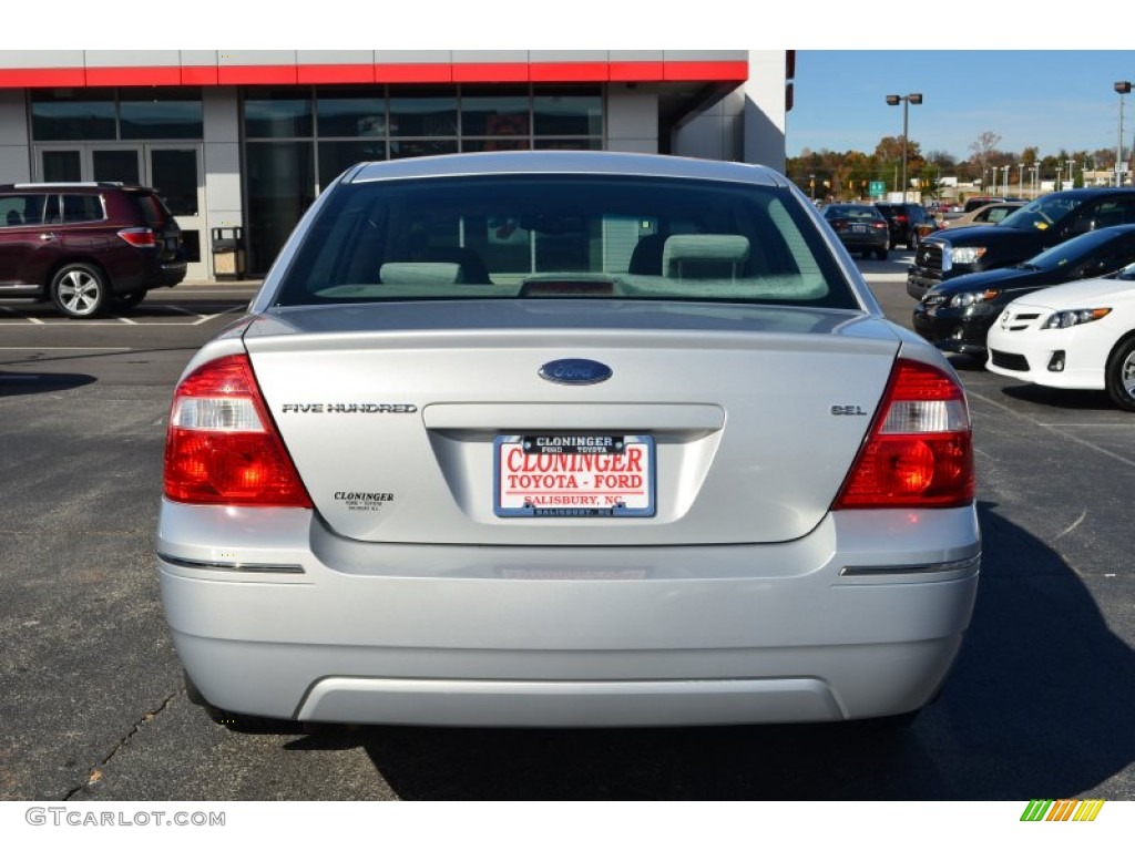 2005 Five Hundred SEL - Silver Frost Metallic / Pebble Beige photo #4