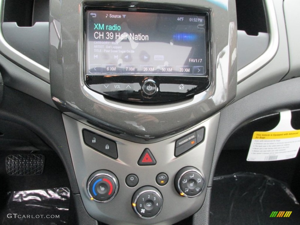 2014 Chevrolet Sonic LTZ Sedan Controls Photos