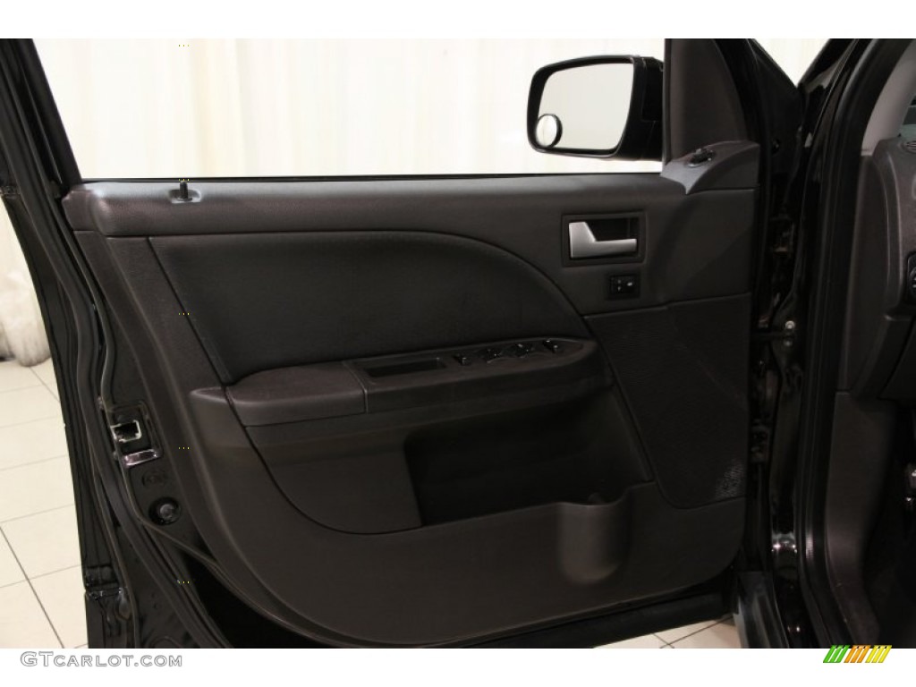 2006 Freestyle Limited AWD - Black / Black photo #4