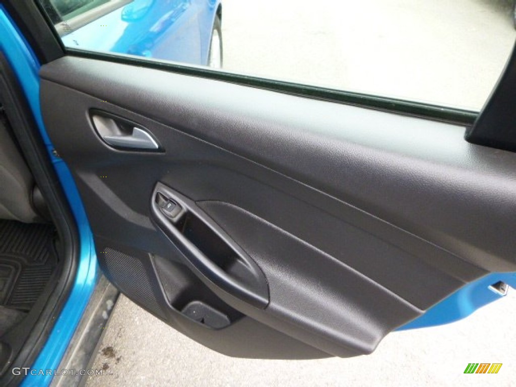2012 Focus SE Sport Sedan - Blue Candy Metallic / Two-Tone Sport photo #14