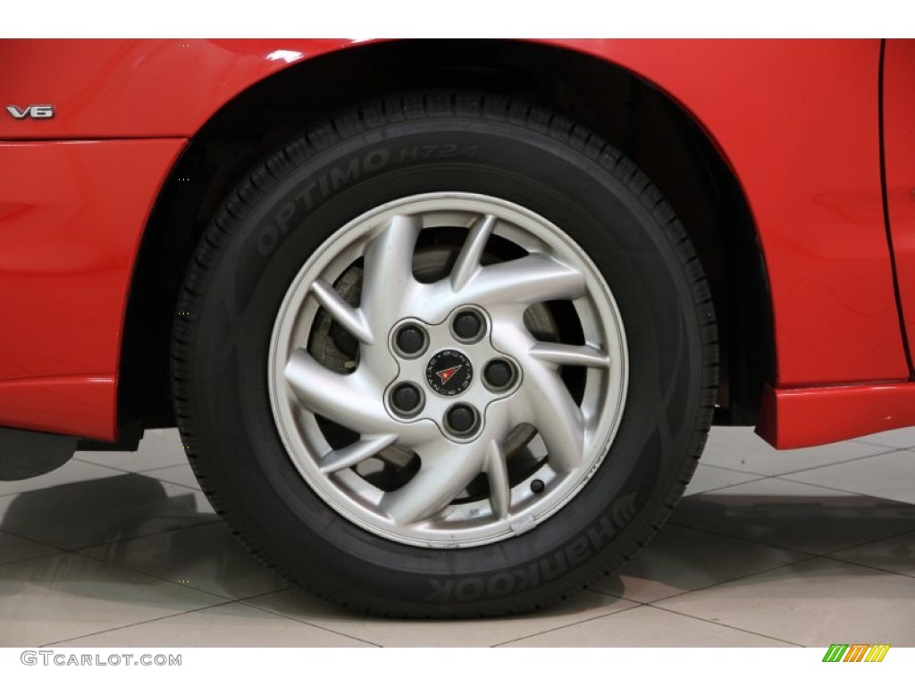 2003 Grand Am SE Sedan - Victory Red / Dark Pewter photo #15
