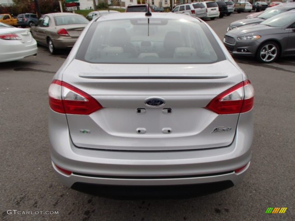 2014 Fiesta SE Sedan - Ingot Silver / Medium Light Stone photo #6