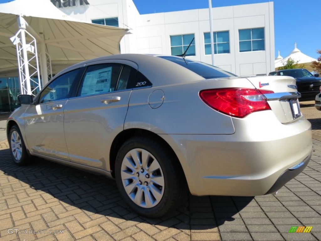 2014 200 LX Sedan - Cashmere Pearl / Black/Light Frost Beige photo #2