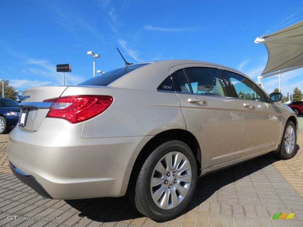 2014 200 LX Sedan - Cashmere Pearl / Black/Light Frost Beige photo #3