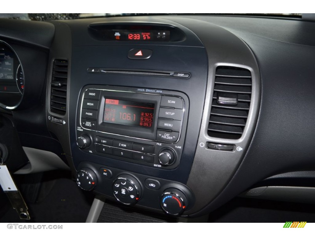 2014 Kia Forte LX Controls Photo #87548498