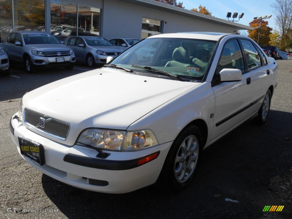 2001 S40 1.9T - White / Taupe/Light Taupe photo #3