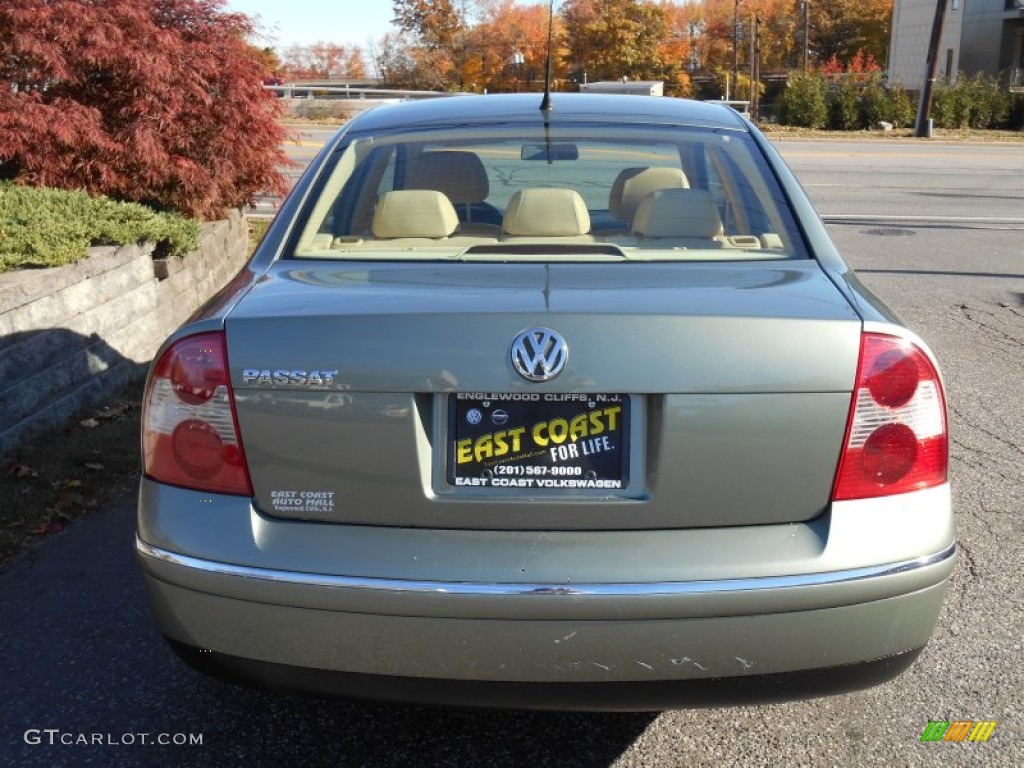 2003 Passat GLS Sedan - Fresco Green Metallic / Beige photo #5