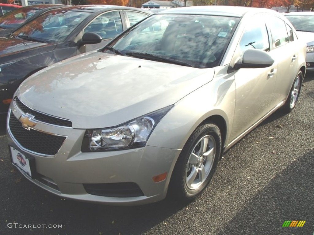Champagne Silver Metallic Chevrolet Cruze