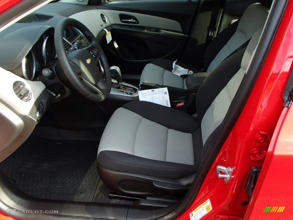 2014 Cruze LS - Red Hot / Jet Black/Medium Titanium photo #3