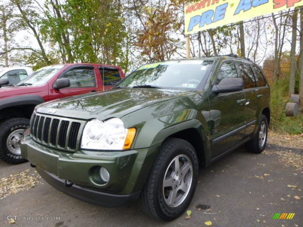 Jeep Green Metallic 2007 Jeep Grand Cherokee Laredo 4x4 Exterior Photo #87555896