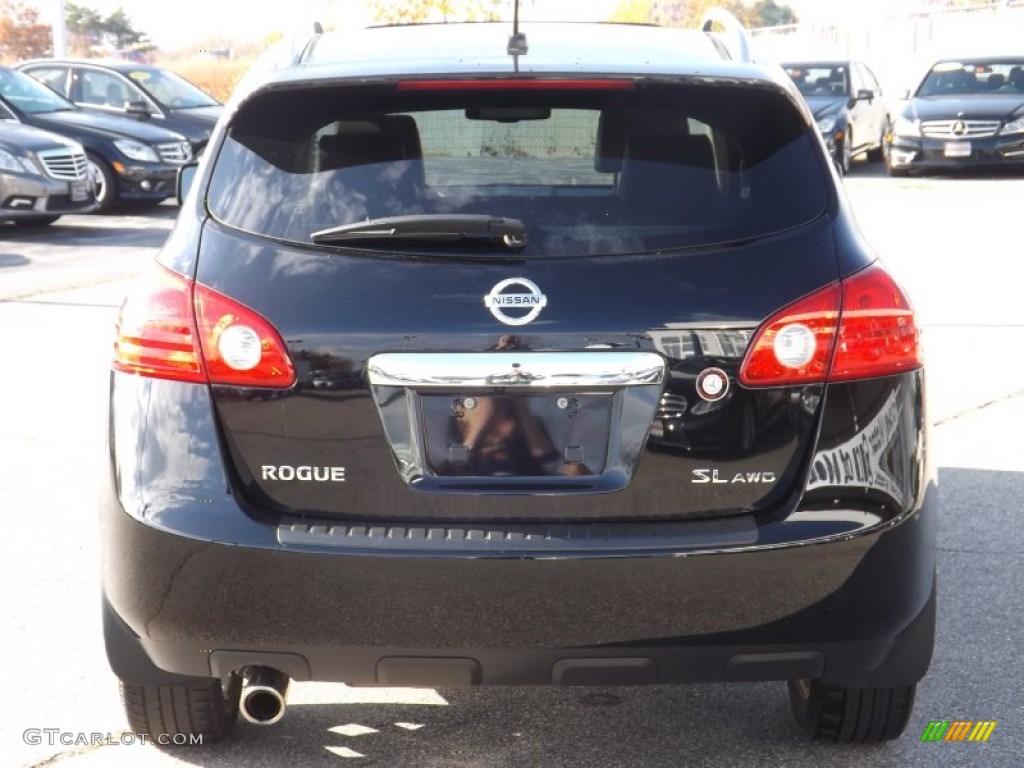 2011 Rogue SV AWD - Wicked Black / Gray photo #4