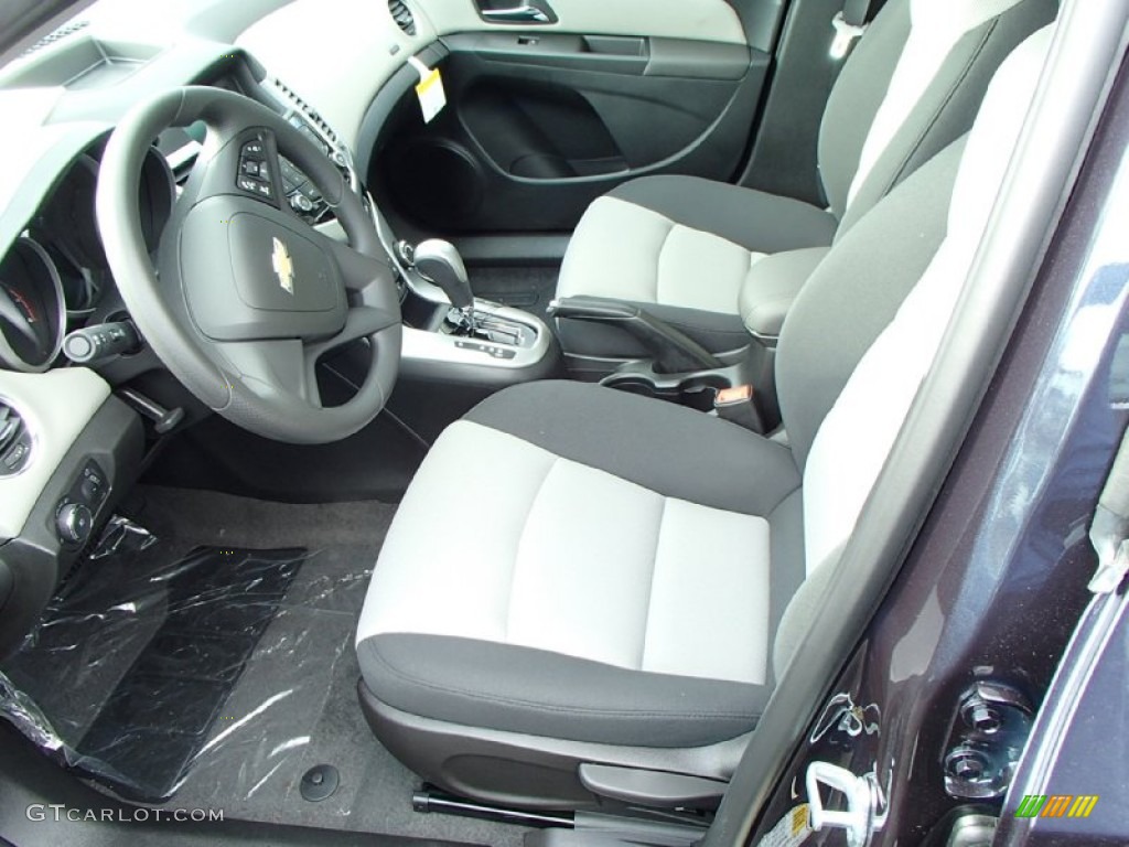 2014 Cruze LS - Blue Ray Metallic / Jet Black/Medium Titanium photo #2