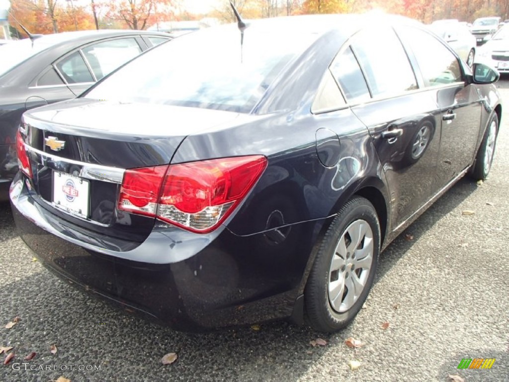 2014 Cruze LS - Blue Ray Metallic / Jet Black/Medium Titanium photo #7