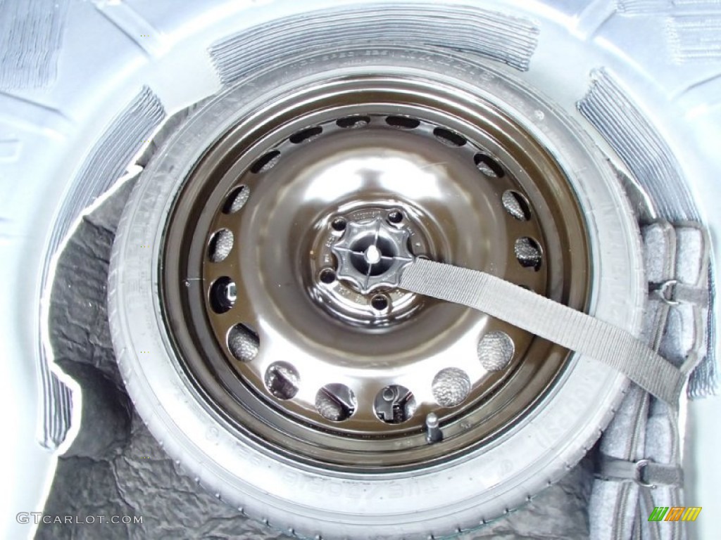 2014 Cruze LS - Blue Ray Metallic / Jet Black/Medium Titanium photo #9