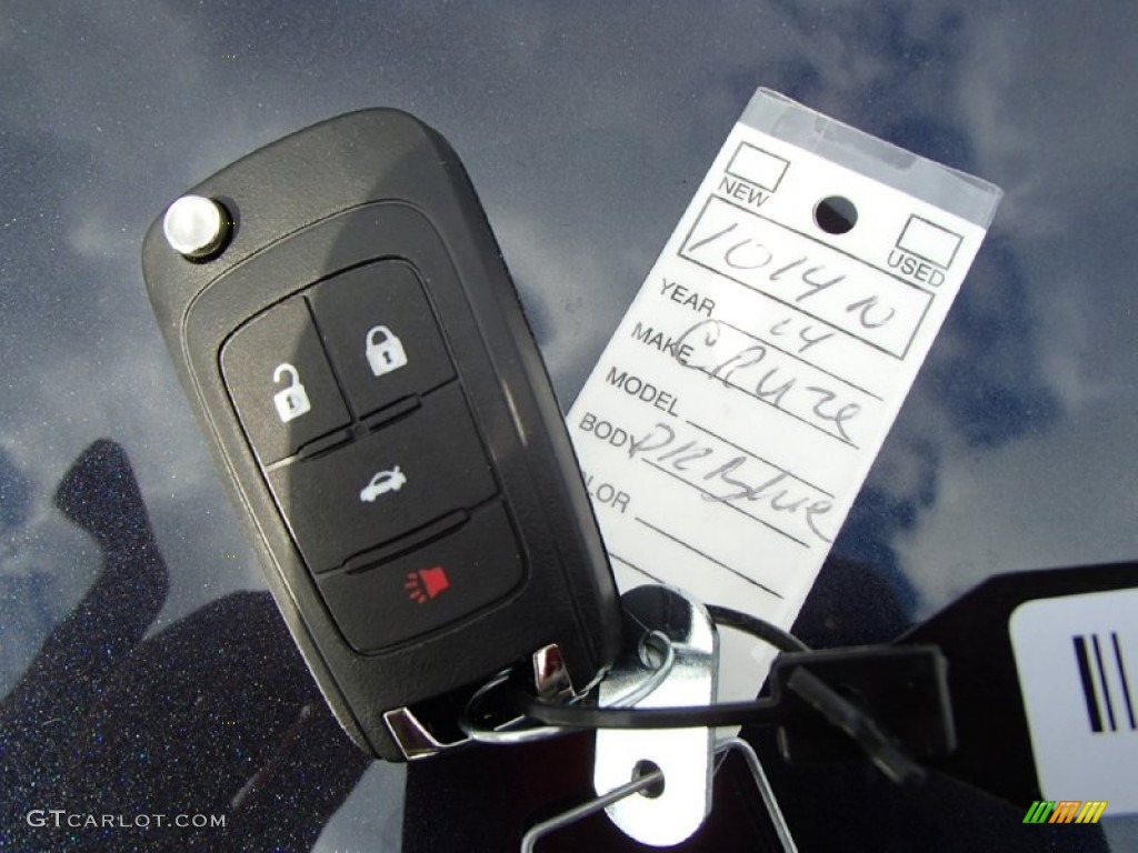 2014 Cruze LS - Blue Ray Metallic / Jet Black/Medium Titanium photo #11