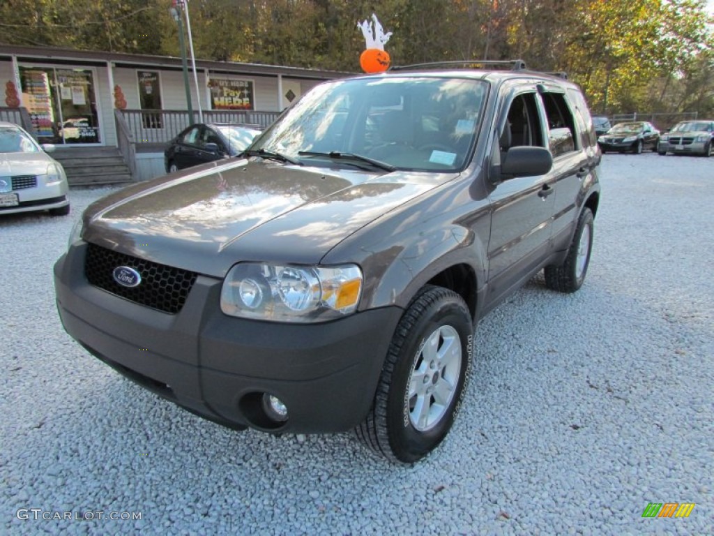 2006 Escape XLT V6 4WD - Dark Stone Metallic / Medium/Dark Flint photo #11
