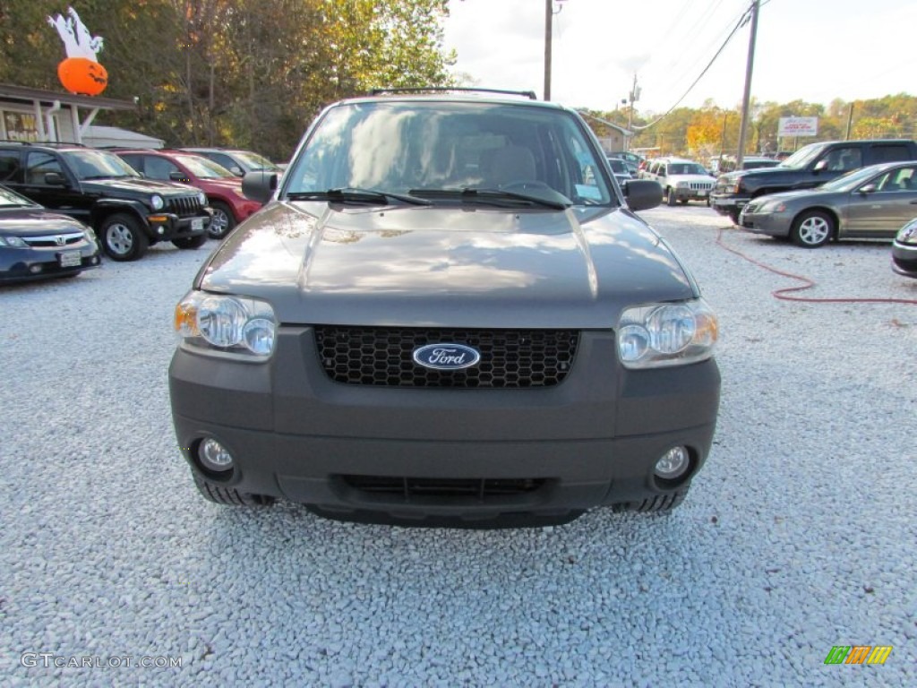 2006 Escape XLT V6 4WD - Dark Stone Metallic / Medium/Dark Flint photo #12