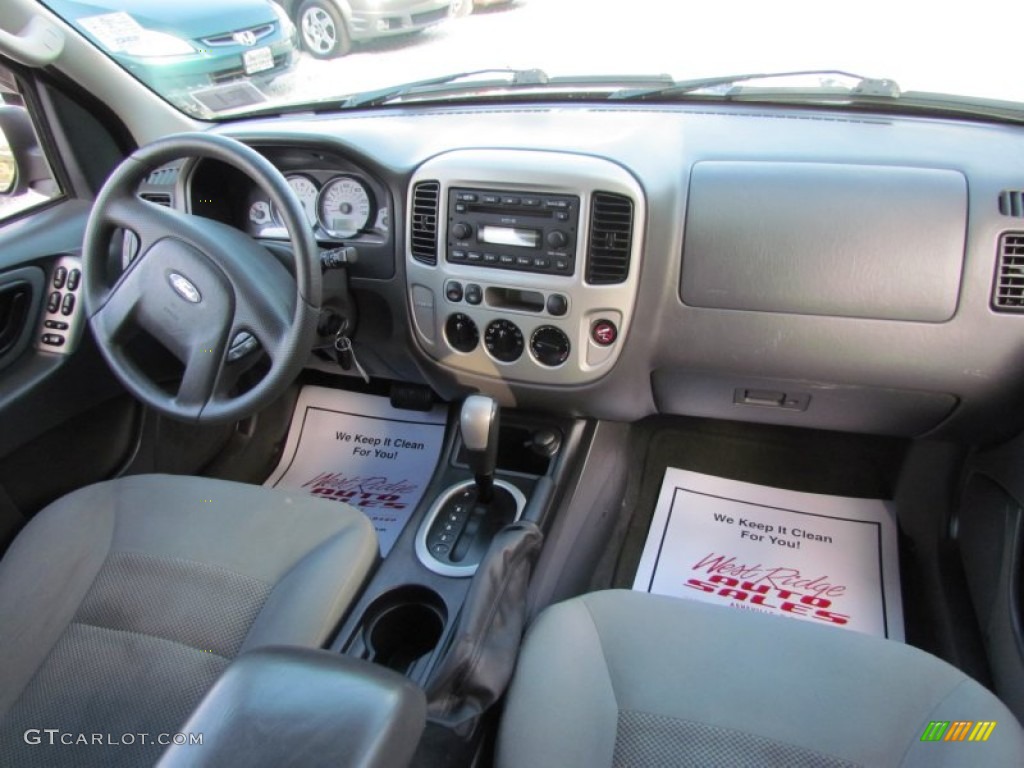 2006 Escape XLT V6 4WD - Dark Stone Metallic / Medium/Dark Flint photo #16