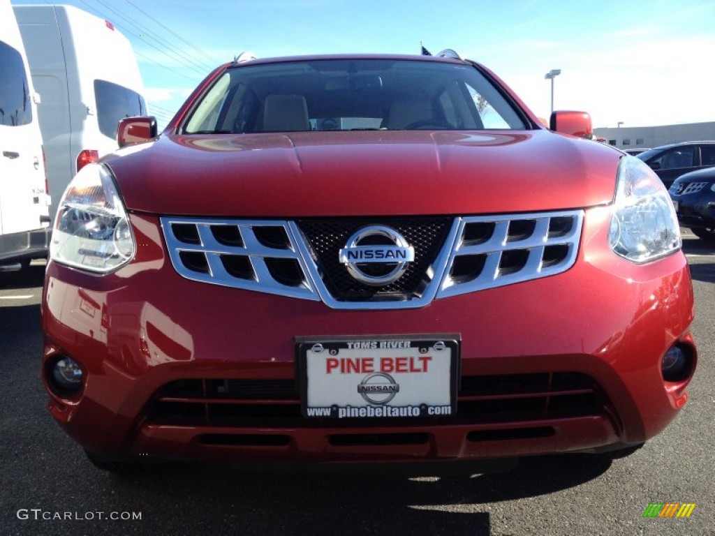 2013 Rogue SV AWD - Cayenne Red / Gray photo #2