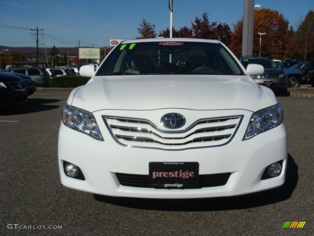 2011 Camry XLE - Super White / Bisque photo #2
