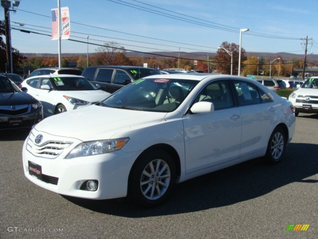 2011 Camry XLE - Super White / Bisque photo #3