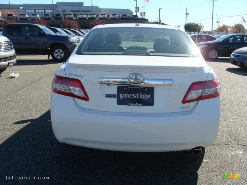 2011 Camry XLE - Super White / Bisque photo #5